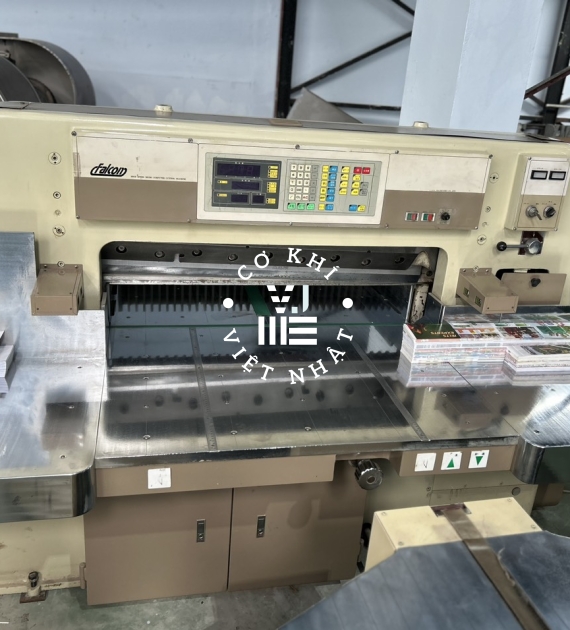 Máy cắt giấy FALKON 102cm